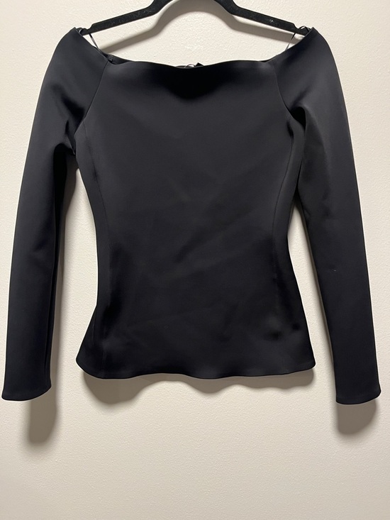 Theory Tops - THEORY Mod Knit Off-The-Shoulder Fitted Top Black, Size S